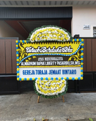 Papan Bunga Duka di Lembeh Selatan